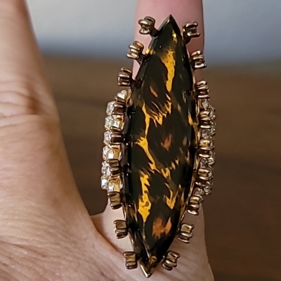 Vintage BETSEY JOHNSON Hollywood Glam Collection Leopard Cheetah Tiger Ring. 7.5 - Picture 1 of 8